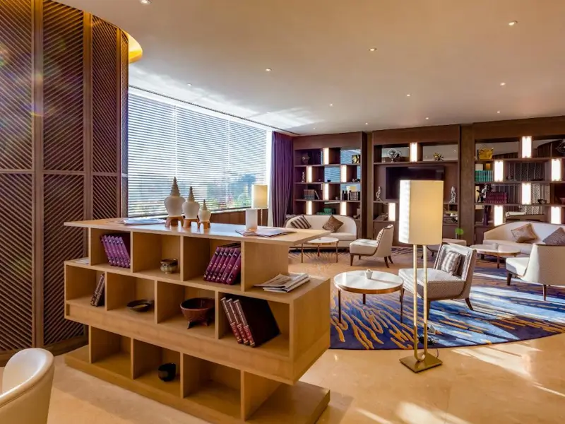 Crowne Plaza -LAOS